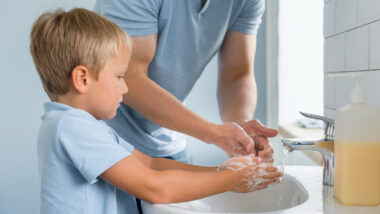 La journée mondiale du lavage de main peut faire sourire tant elle parait insolite alors que c'est encore une question sanitaire majeure dans le monde