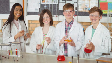 Le 23 octobre est la journée préférée des chimistes puisqu'on y célèbre la découverte d'une des plus importantes unités de mesure : la mole