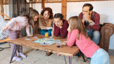 Découvrez le cadeau de Noël idéal pour vos enfants qui est malin ET écologique avec la création de cette maman qui occupera toute la famille