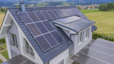 Cette entreprise française veut lancer la « maison sans facture d'électricité » pendant 5 ans et ainsi faire économiser 1851 € aux français