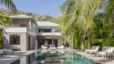 Les prix les plus fous dans l'immobilier français ne sont pas à Paris mais sur cette petite île des Caraïbes ou le m² peut atteindre 50 000 €