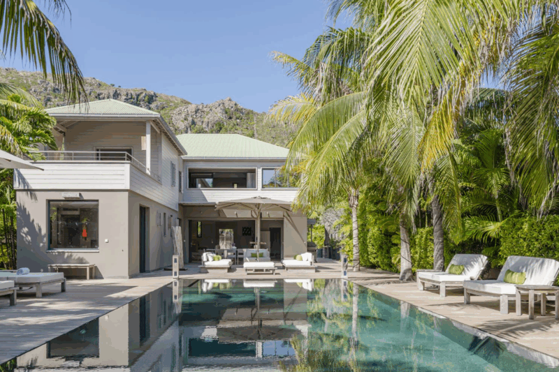 Les prix les plus fous dans l'immobilier français ne sont pas à Paris mais sur cette petite île des Caraïbes ou le m² peut atteindre 50 000 €