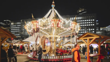 Le marché de Noël de Paris La Défense fait le plein cette année avec une influence record de plus de 2,2 millions de visiteurs