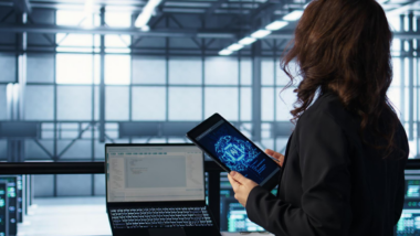 Découvrez les plus grosses « fake news » de l'année 2025 mois par mois