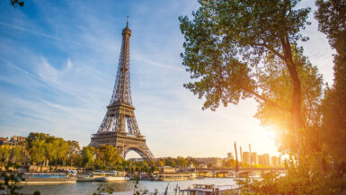 Mauvaise nouvelle pour la France Le tourisme et les voyages ne font plus recette auprès de la finance qui accuse un recul de 5% sur les opérations dans le secteur