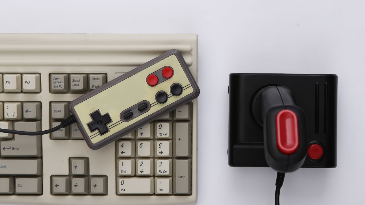 Nintendo pr&eacute;voit de vendre des actions d'une valeur de 1,9 milliard $, impliquant la Banque de Kyoto et MUFG, dans un contexte de r&eacute;duction des participations crois&eacute;es.