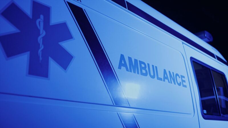 Taxi, ambulance et police en ville, focus sur ceintures visibles